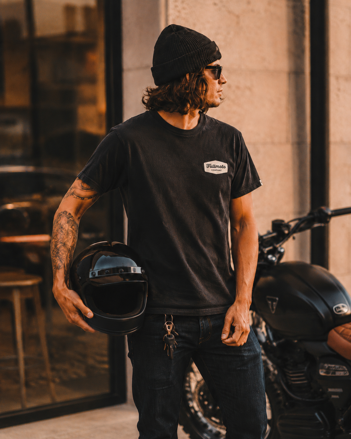 ESSENTIAL TEE BLACK